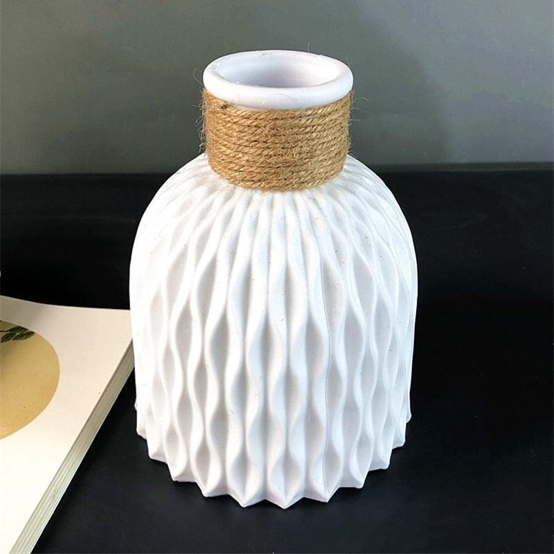 Moderne Blumenvase aus Keramikimitat - Miseru